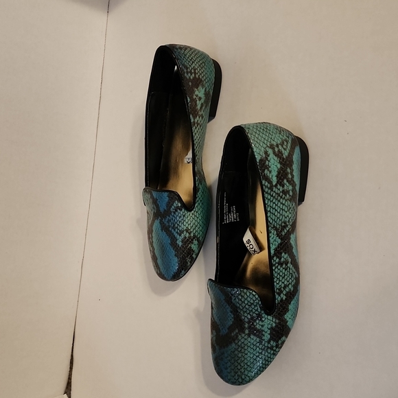 Mossimo 3 Piece Set, Bag, Bracelet. Shoes Size 8. - Picture 11 of 14